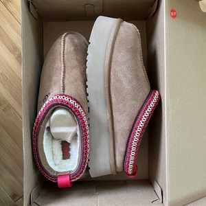 BRAND NEW TAZZ UGG SLIPPERS